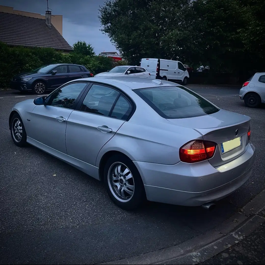BMW 320 320d 163ch Confort - 2