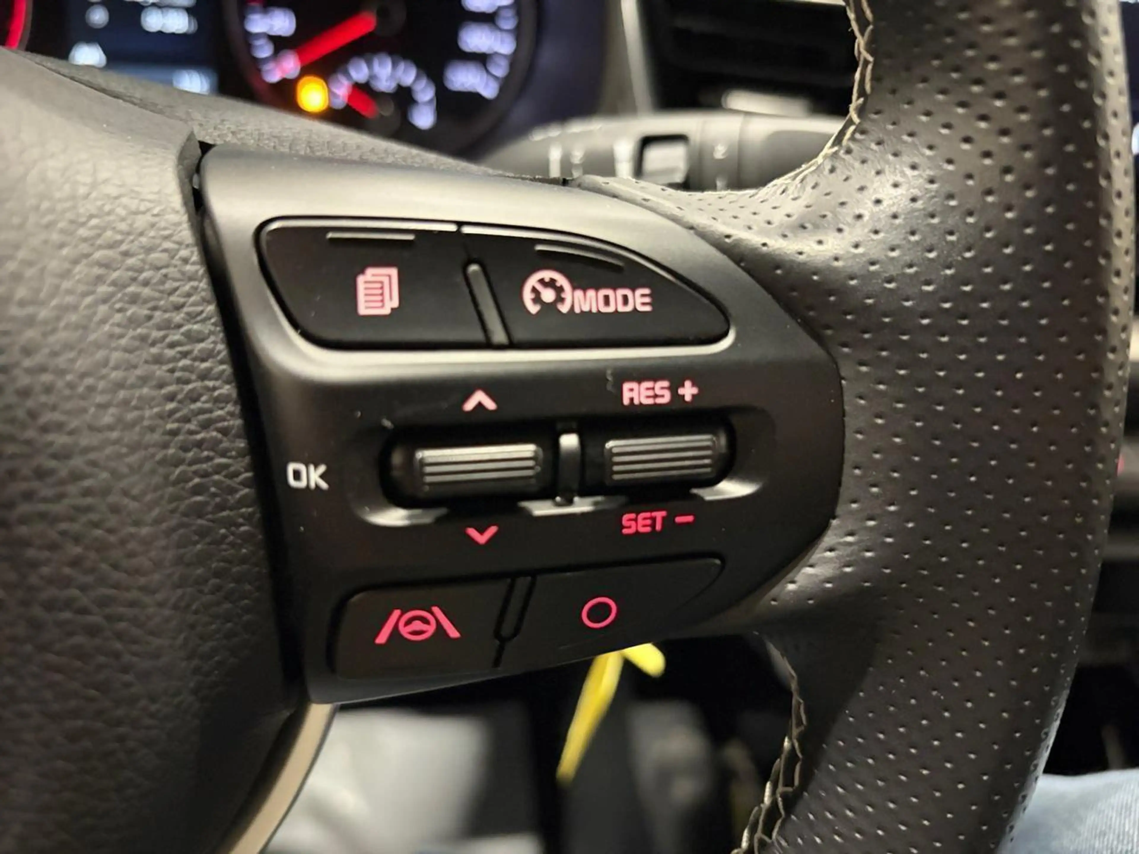 Kia Stonic INSPIRE 1.0T ISG 100CV*DEMO*MI CUIR*CLIMATISATION* — photo 11