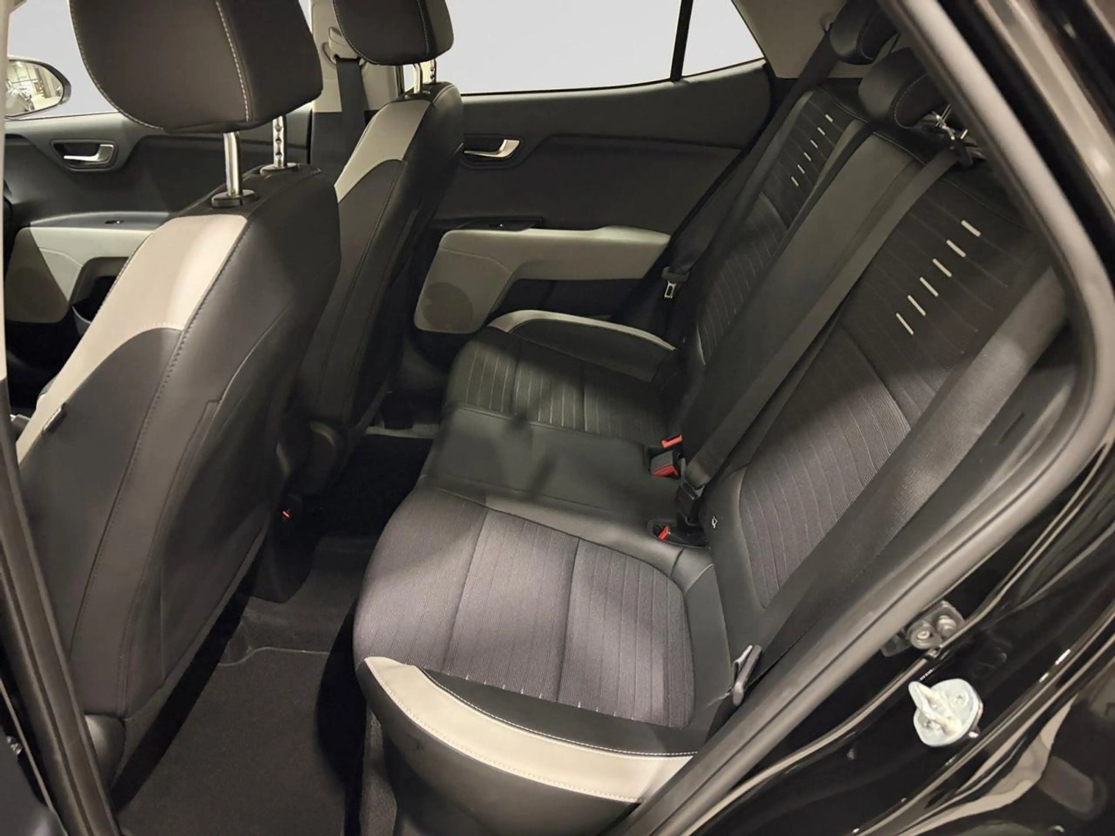 Kia Stonic INSPIRE 1.0T ISG 100CV*DEMO*MI CUIR*CLIMATISATION* — photo 6