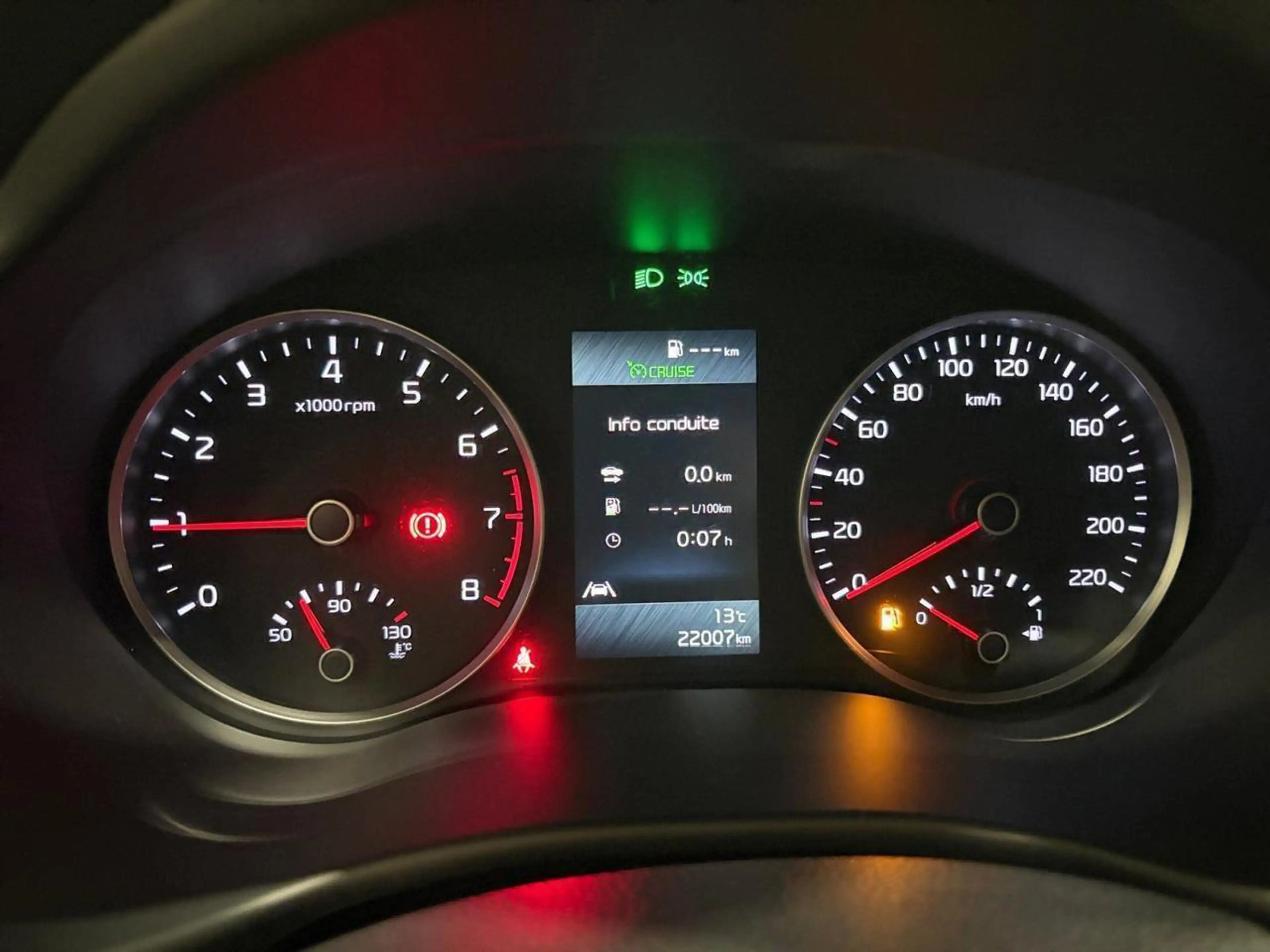 Kia Stonic INSPIRE 1.0T ISG 100CV*DEMO*MI CUIR*CLIMATISATION* — photo 8