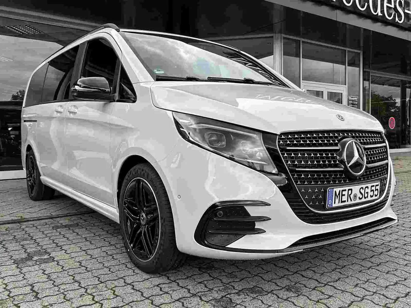 Mercedes-Benz V 300 d AVANTGARDE lang AMG MBUX+360°+AHK+Night Weiß - 2