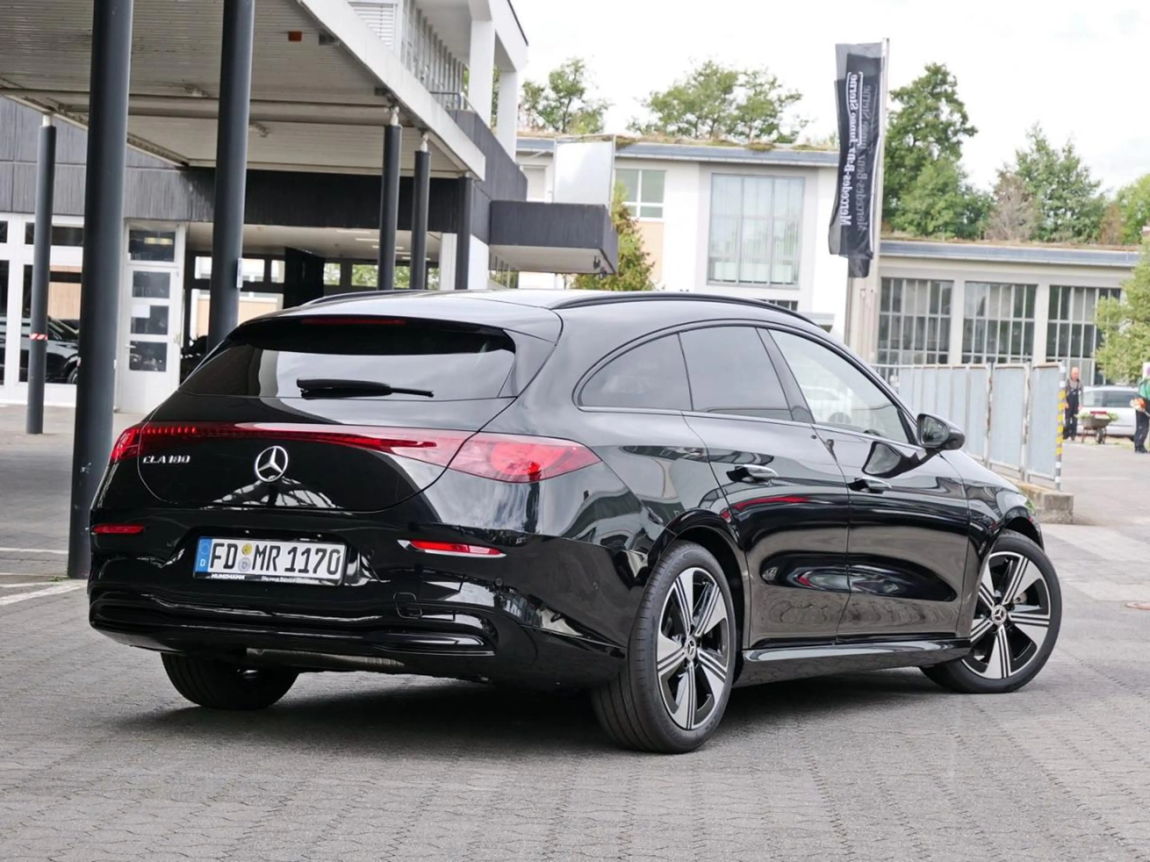 Mercedes-Benz CLA 180 Progressive Panorama — photo 3