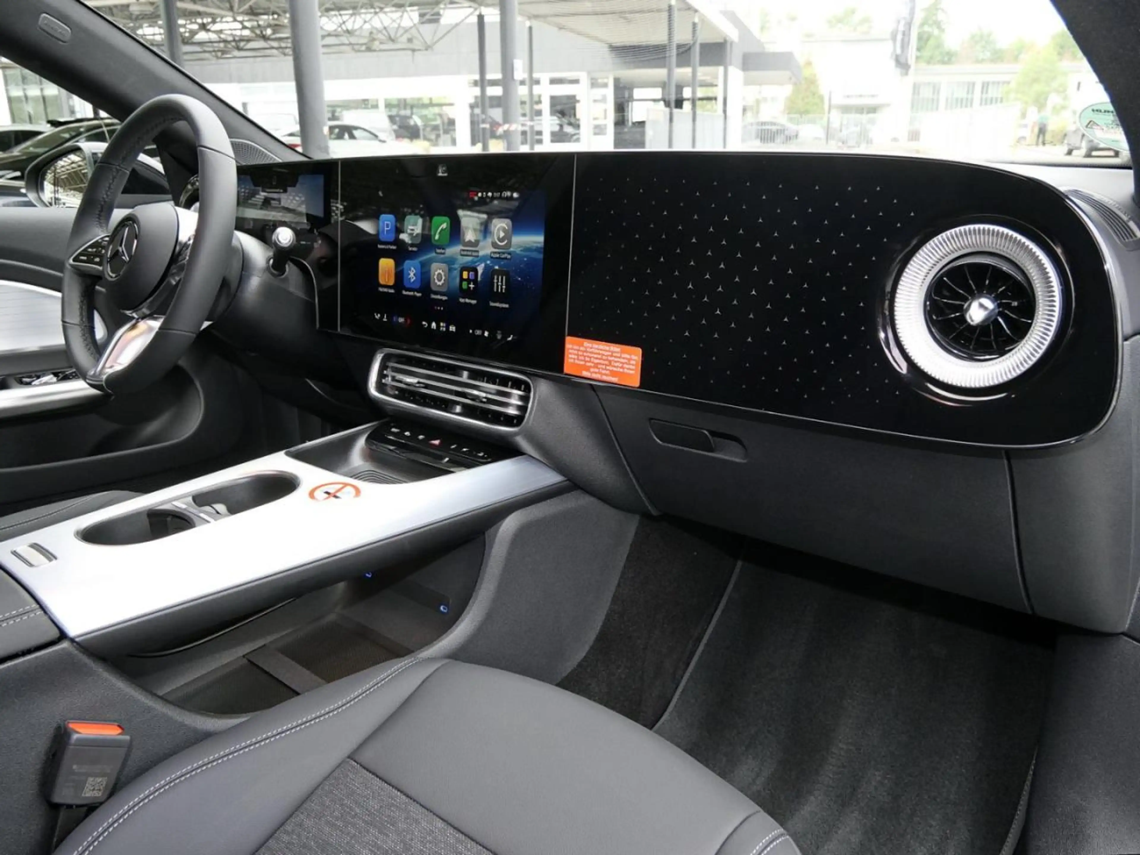 Mercedes-Benz CLA 180 Progressive Panorama — photo 9