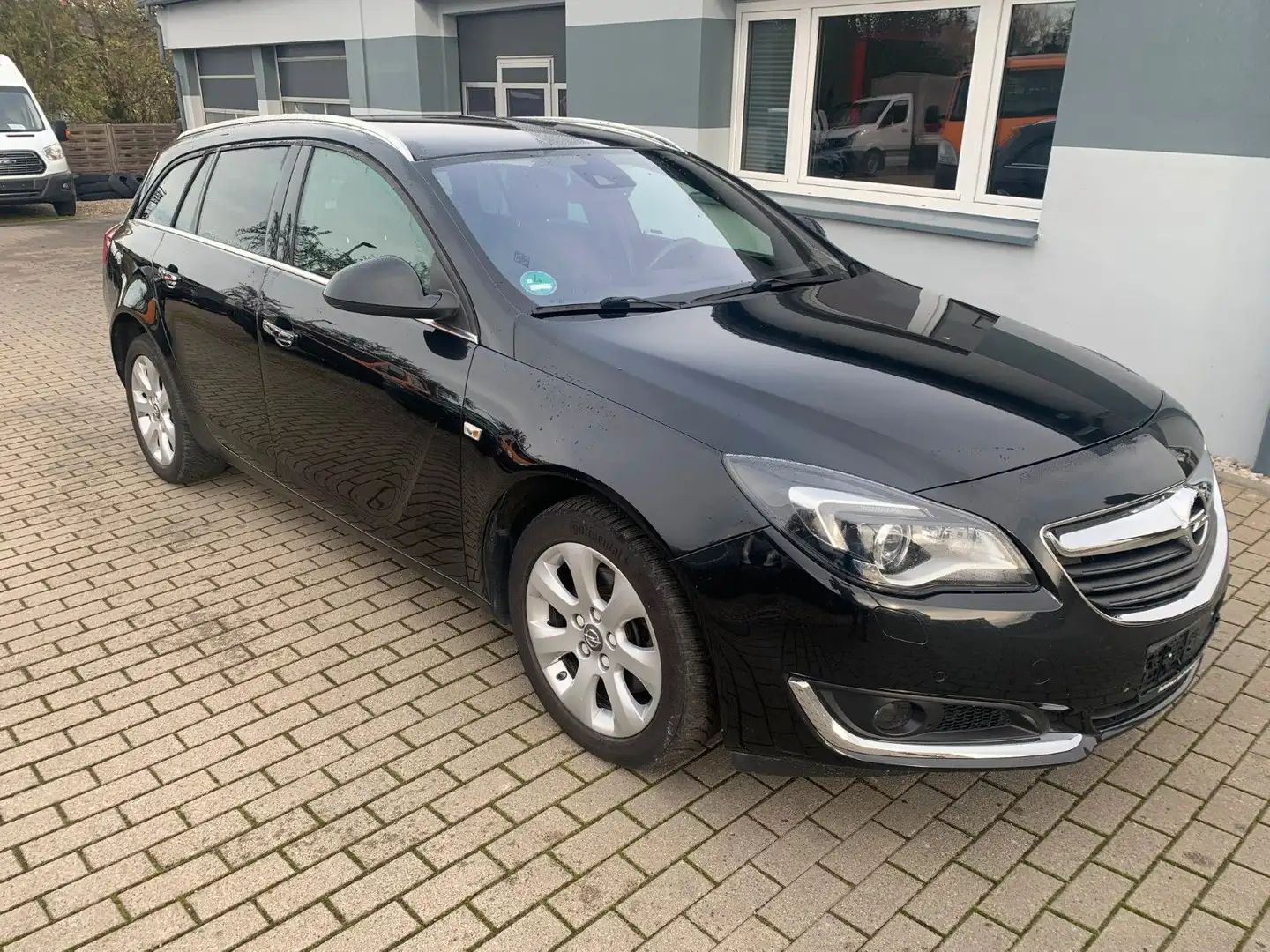 Opel Insignia A 2,0 CDTI Aut. 4x4 Xenon Navi PDC ACC Schwarz - 1