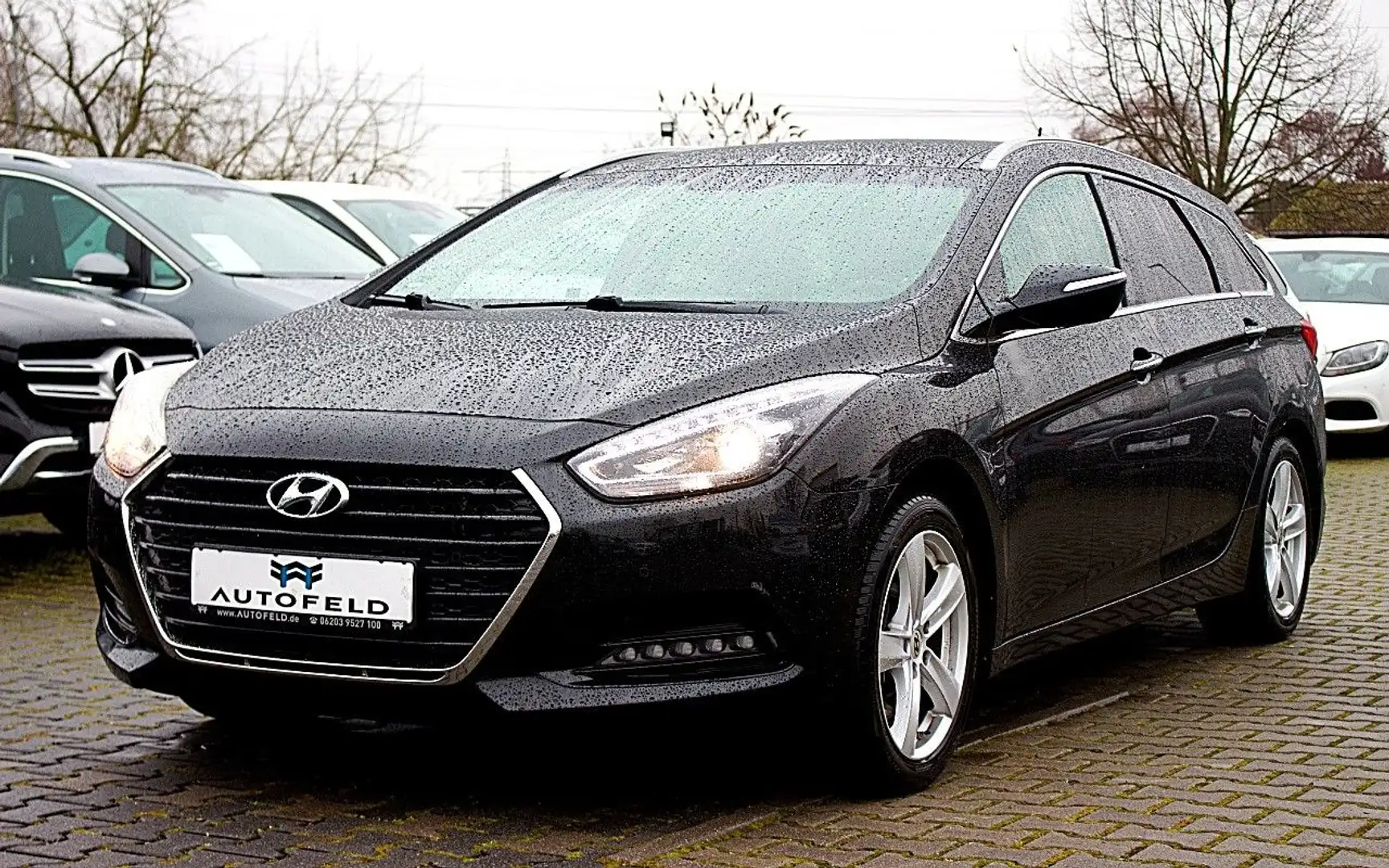 Hyundai i40 1.7 CRDi/VOLL SHEFT/KLIMA/SHZ/PDC/TEMP/BT/ Noir - 1