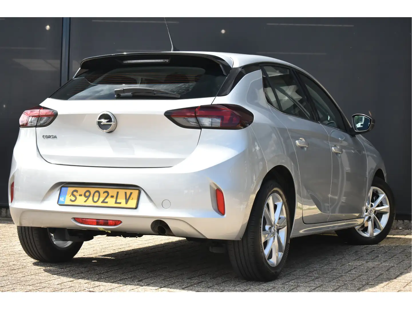 Opel Corsa 1.2 Level 3 100pk | Navigatie by App | Nieuwstaat! Gris - 2