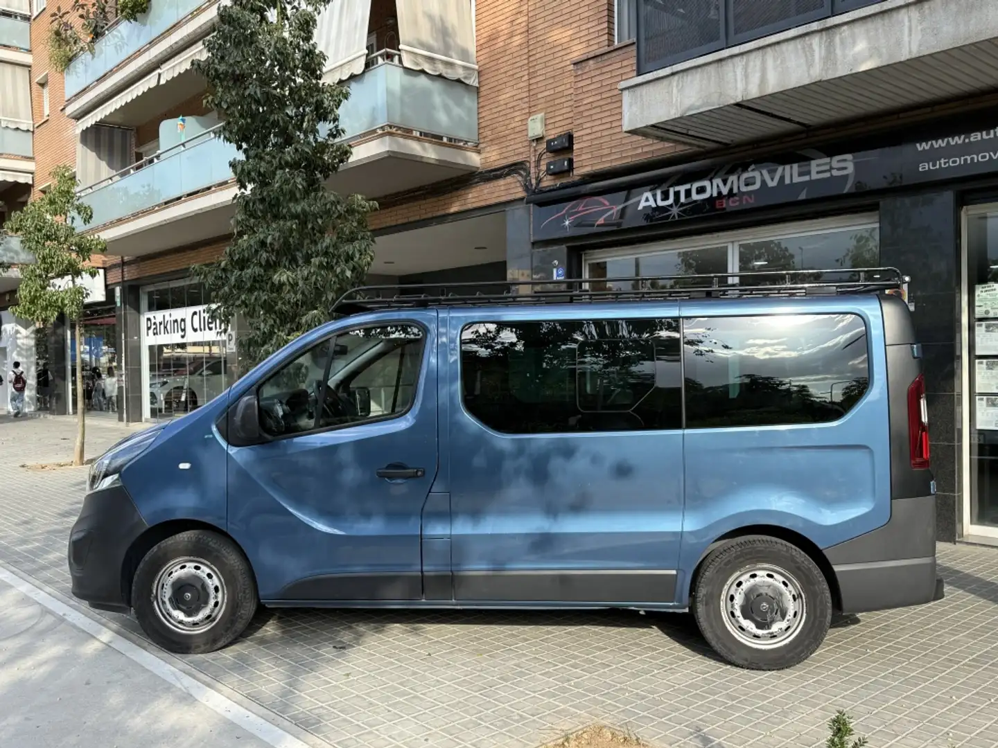 Opel Vivaro Combi 9 1.6CDTi Biturbo S/S 29 L2 120 Blau - 2