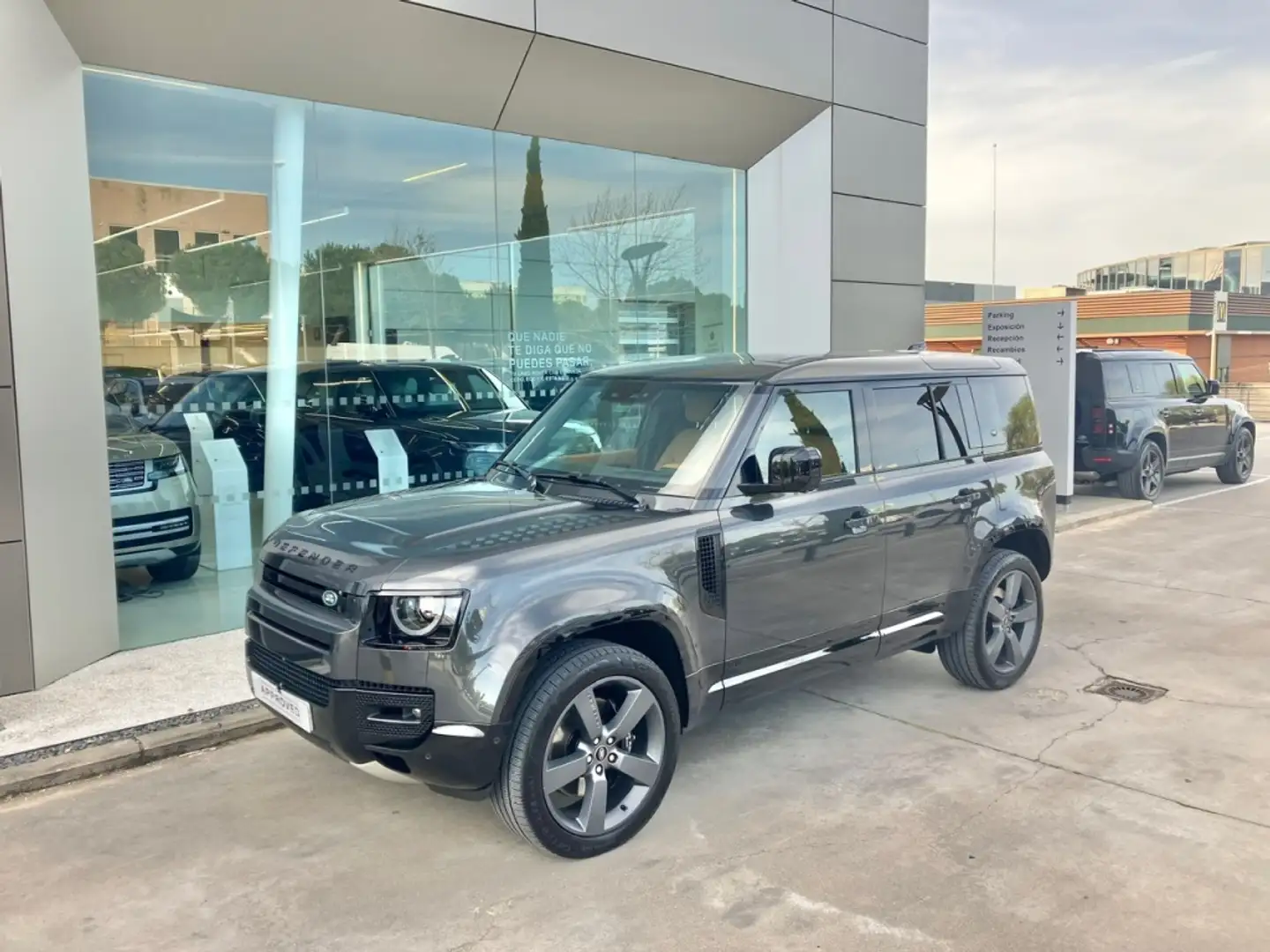 Land Rover Defender 110 5.0 V8 AWD Aut. 525 Gris - 2