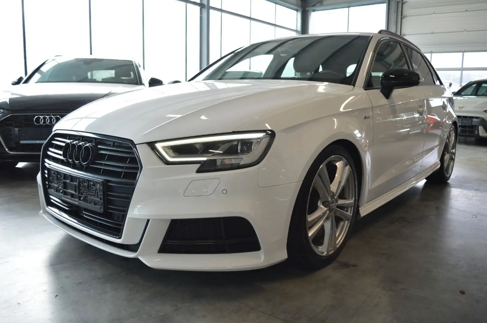 Audi A3 35 TFSI Sportback S line LED|VIRT|NAV|B&O|APP Weiß - 1