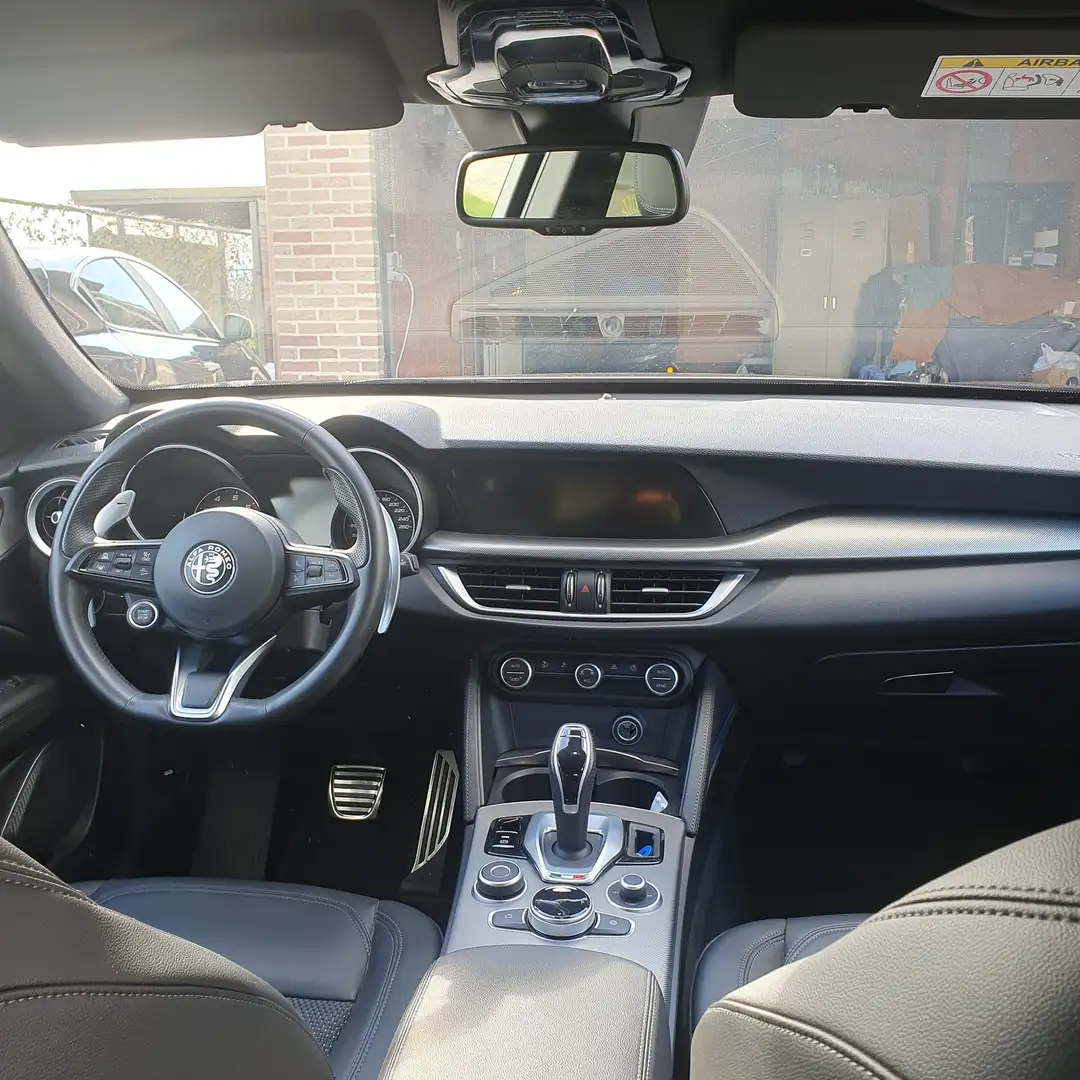 Alfa Romeo Stelvio Stelvio 2.0 Turbo 16V AT8-Q4 Super Grijs - 2