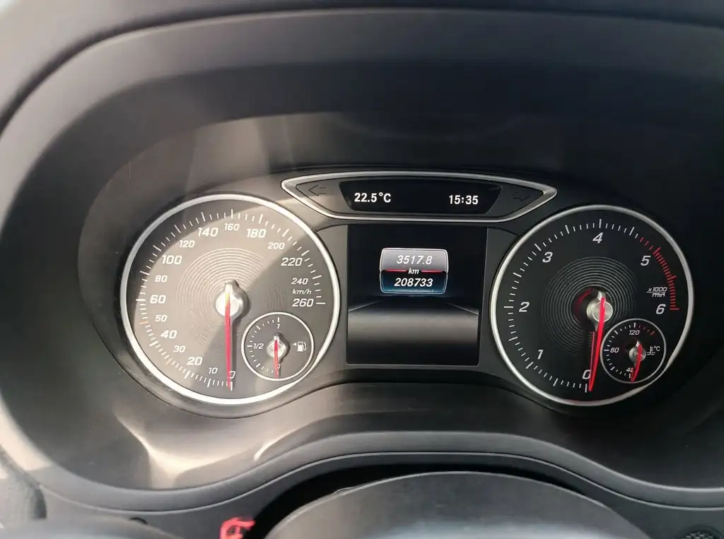 Mercedes-Benz 180 2016 из Европы — купить под ключ
