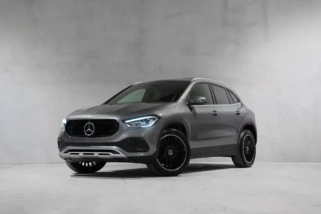 Mercedes-Benz GLA 250 ✖️ 19' AMG | LED | BLACK PACK | TVA ✔