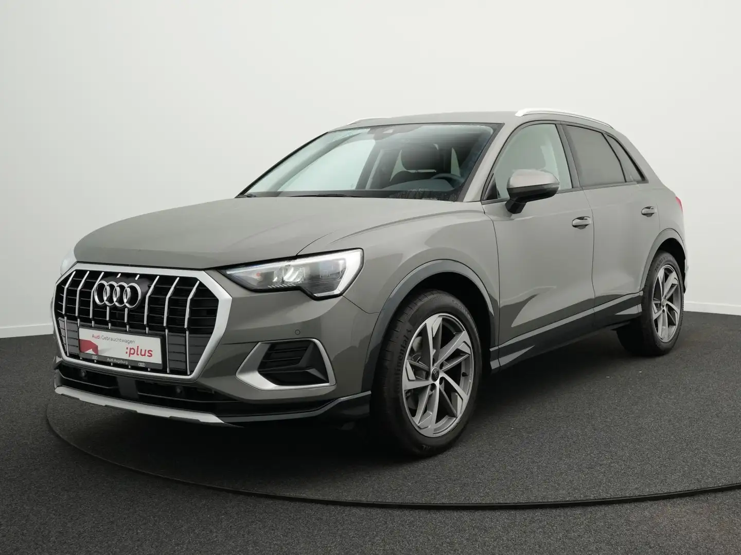 Audi Q3 advanced 35 TFSI S tronic *ACC*AHK*NAVI*8fach Grau - 2