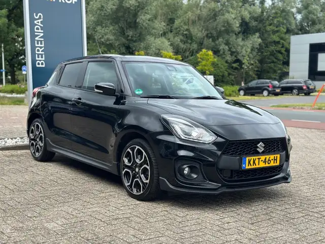 2021 Suzuki Swift in Black for sale