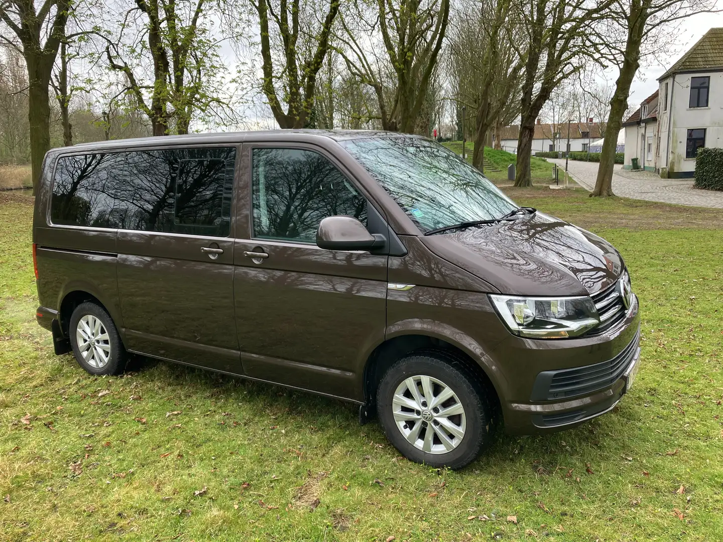 Volkswagen T6 Kombi Caravelle Barna - 2