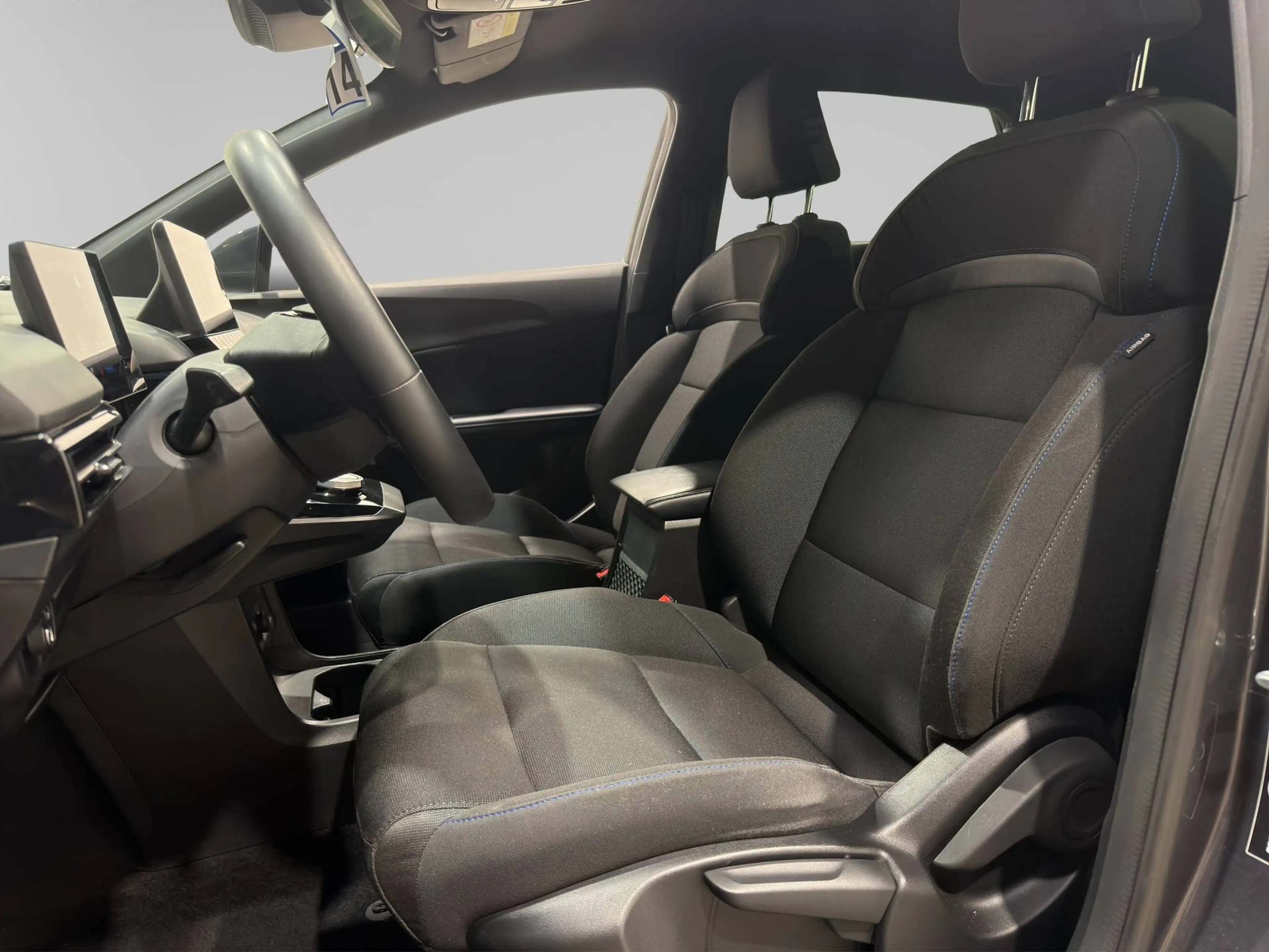 MG MG4 64 kWh COMFORT ***HEATED SEATS & WHEEL DRIVE*** — photo 10