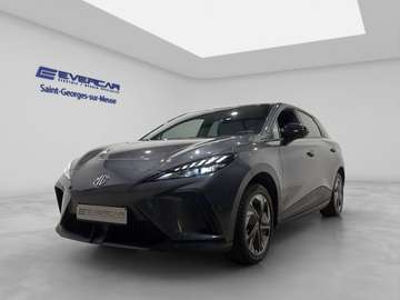 64 kWh COMFORT ***HEATED SEATS & WHEEL DRIVE***