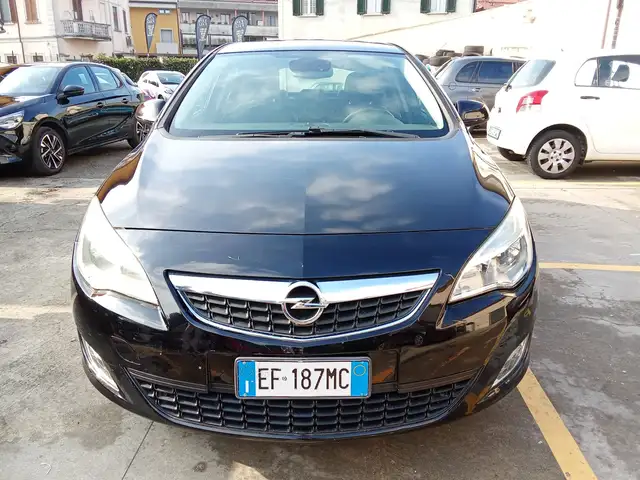 Opel Astra Astra IV 2010 5p 1.4 t Cosmo 140cv