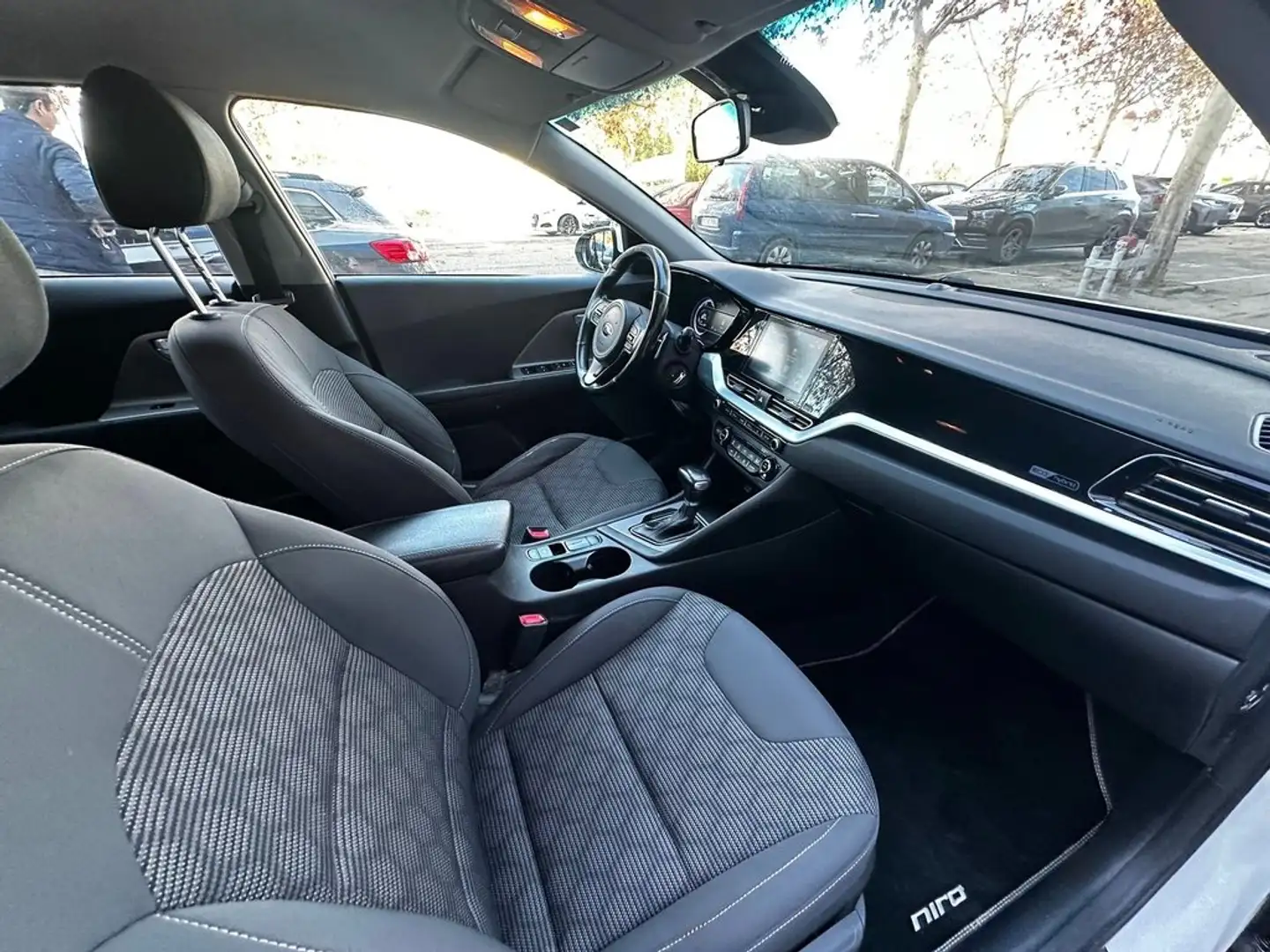 Kia Niro 1.6 GDi HEV 104kW (141CV) Concept Weiß - 2