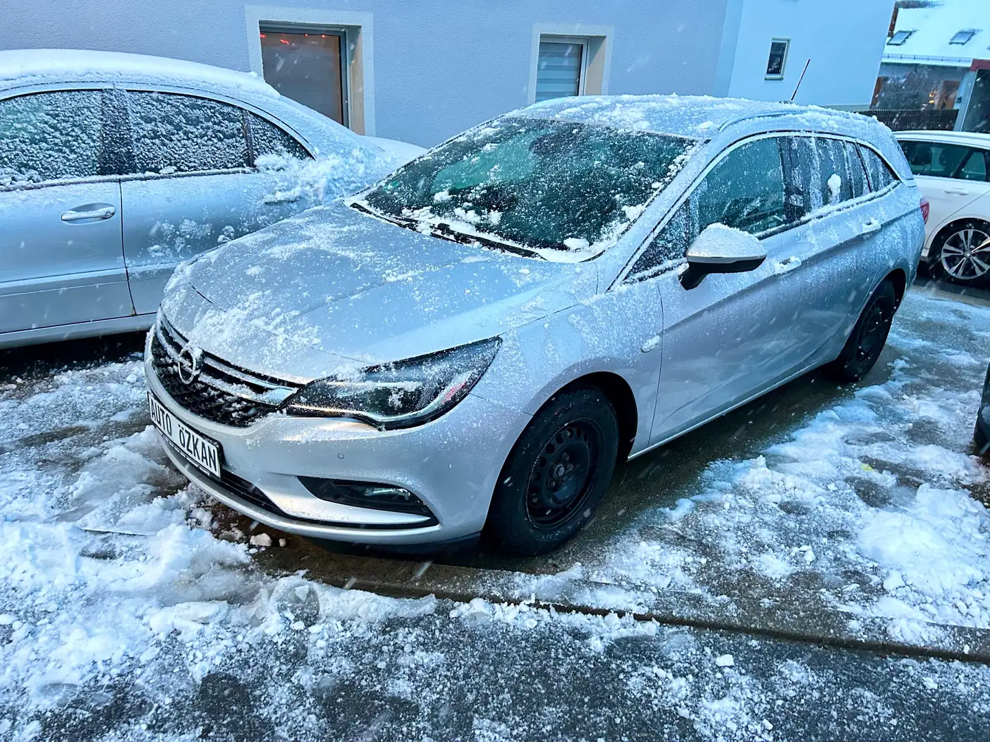 Opel Astra 1.4 Turbo Dynamic Sports Tourer Grau - 1