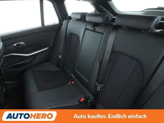 BMW 3 Series view 14