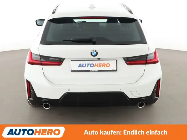 BMW 3 Series view 5