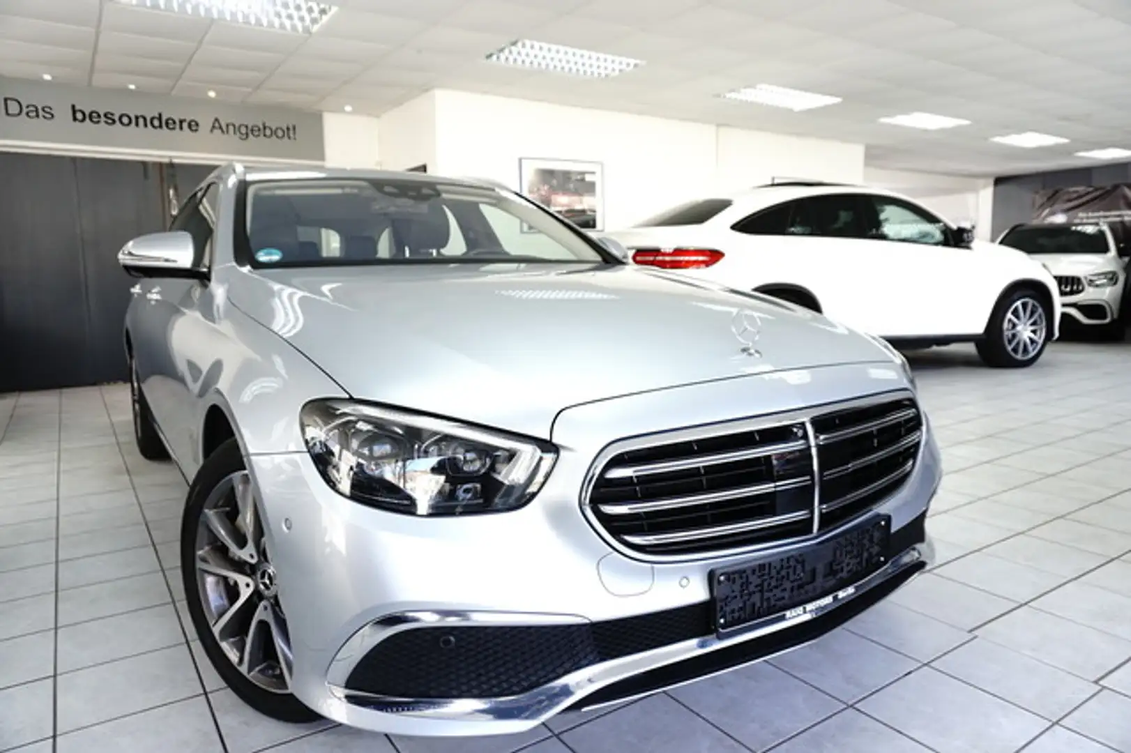 Mercedes-Benz E 400 d 4M Exclusive StHZG HUD MBUX ACC 360° AHK Plateado - 1