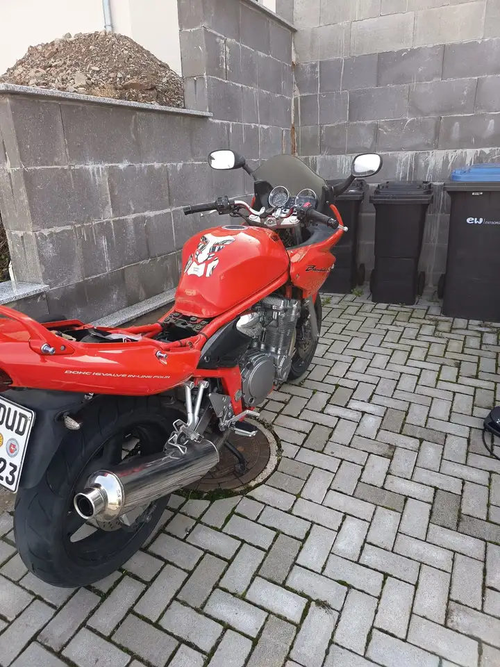 Suzuki GSF 600