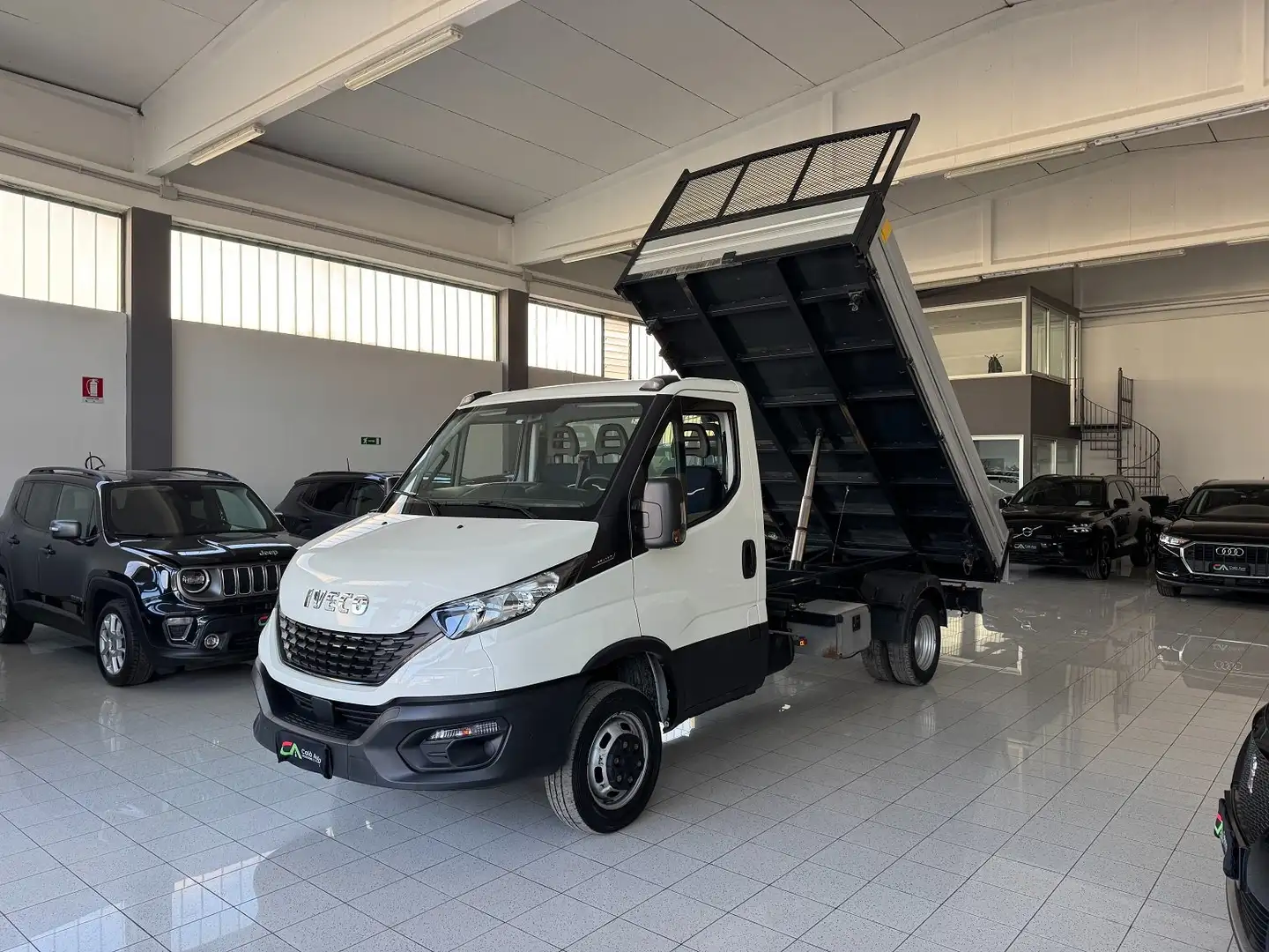 Iveco Daily 35C14 RIBALTABILE DA 3.95METRI PARI NUOVO Bianco - 1