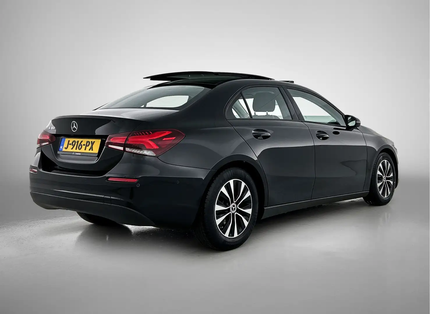 Mercedes-Benz A 180 Business Solution Panoramadak | Achteruitrijcamera Schwarz - 2