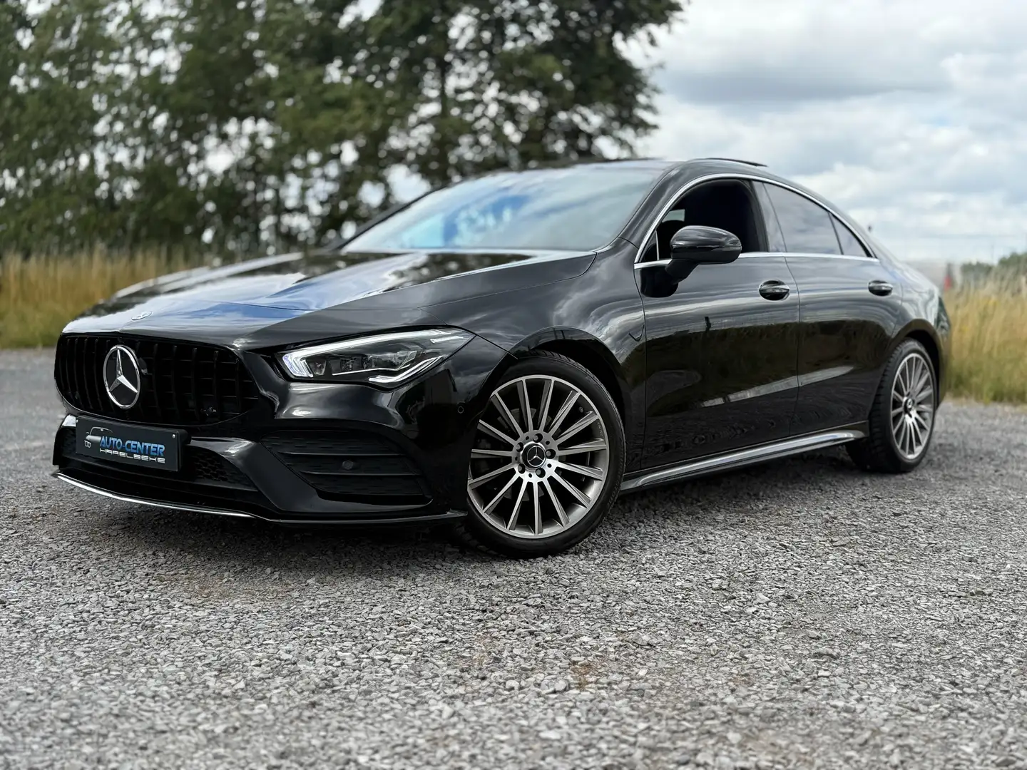 Mercedes-Benz CLA 180 AMG Line sfeerverlichting panoramisch open dak - 2