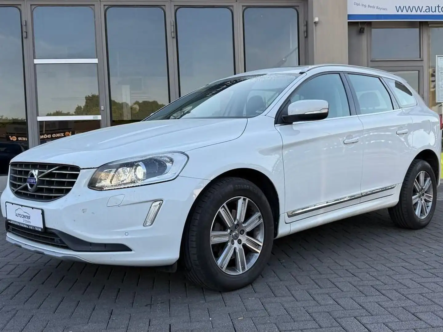 Volvo XC60 Summum LEDER NAVI XENON PANORAMA AHK AUTOMATIK Bianco - 1