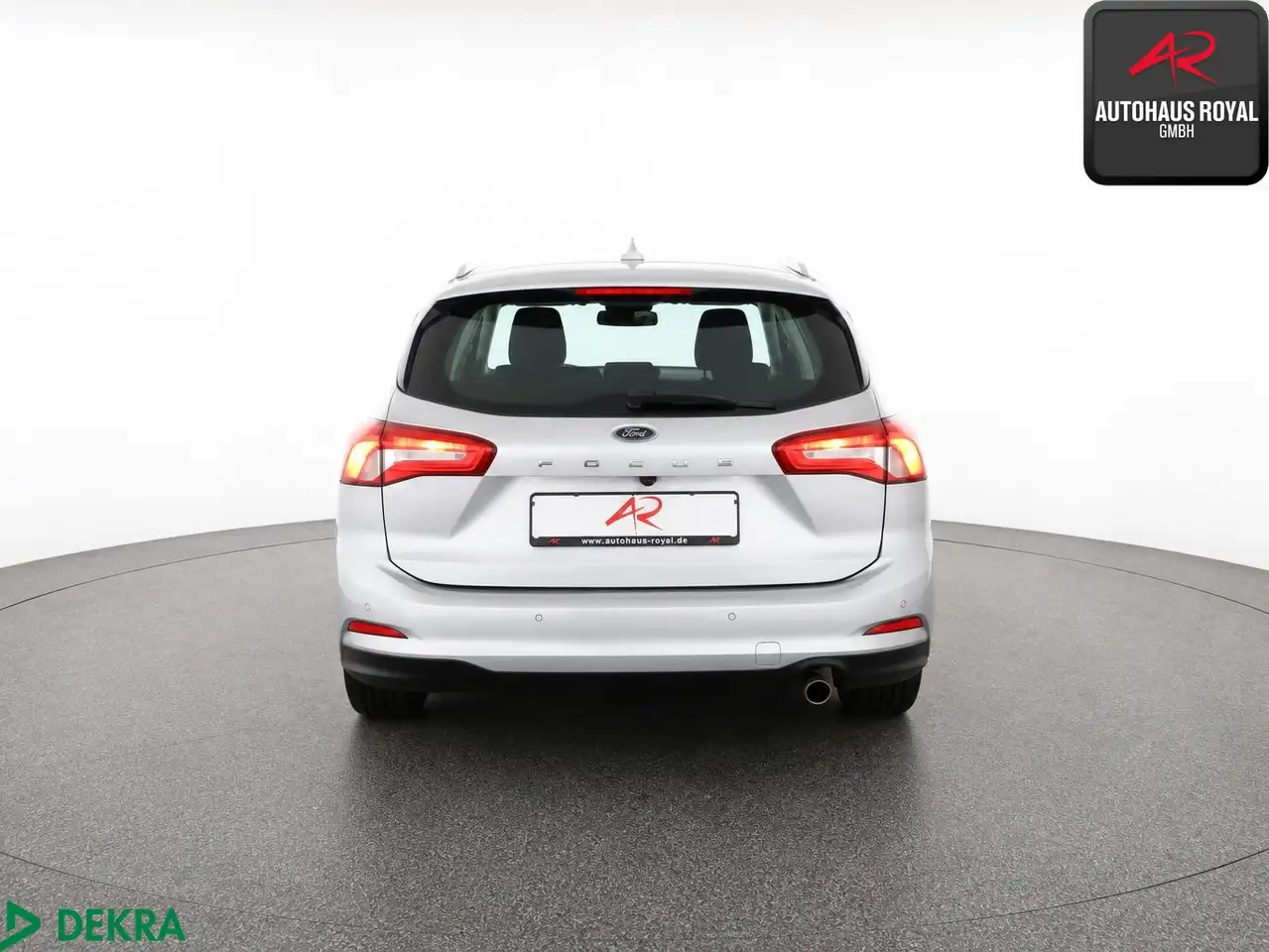 Ford Focus Turnier 1.0 EcoBoost CARPLAY,KAMERA,1.HAND, миниатюра 4