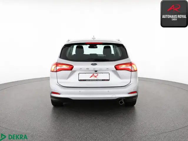 Ford Focus view 4