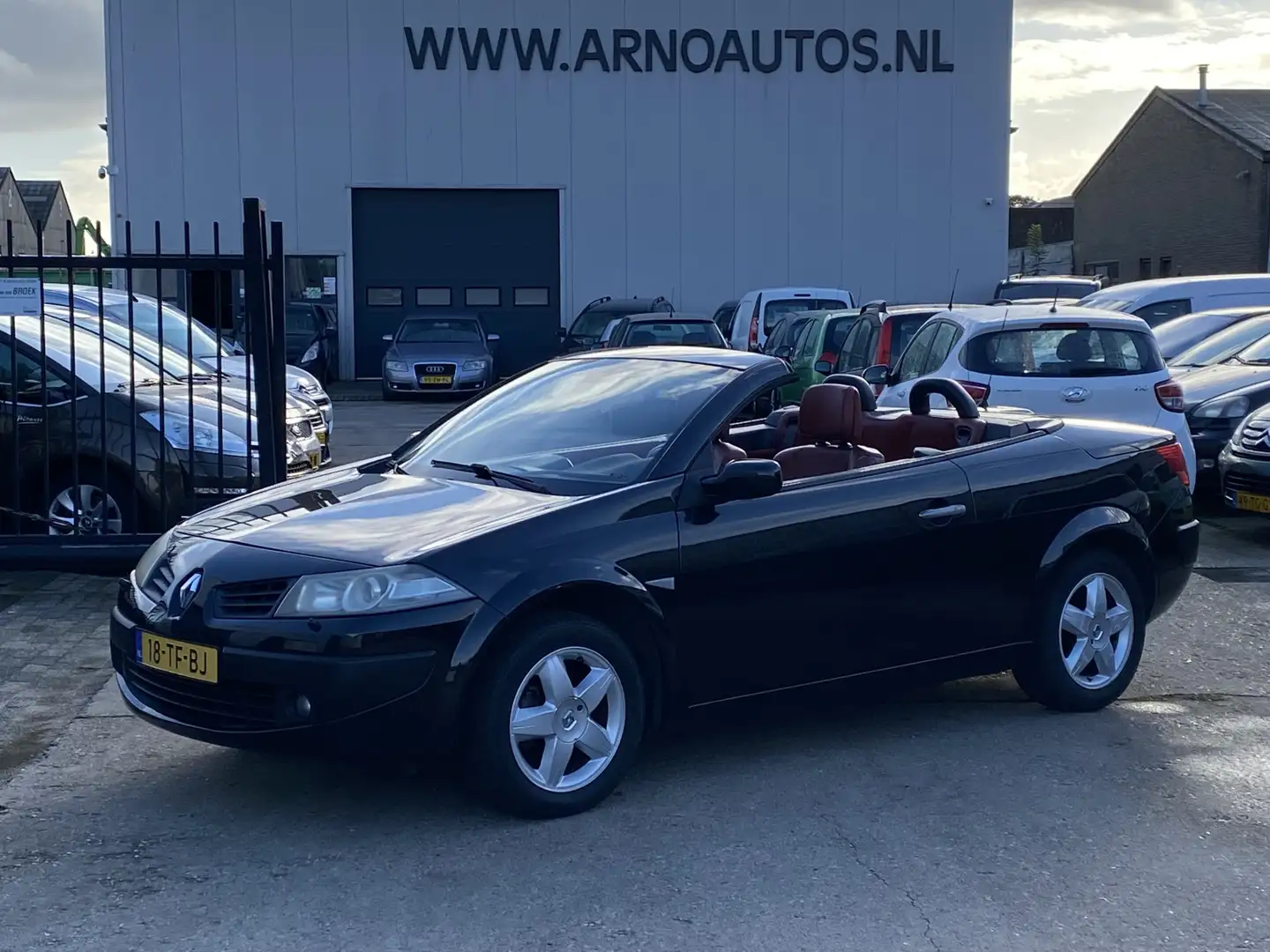 Renault Megane Coupé-Cabriolet 1.6-16V Tech Line, AIRCO(CLIMA), C Zwart - 1