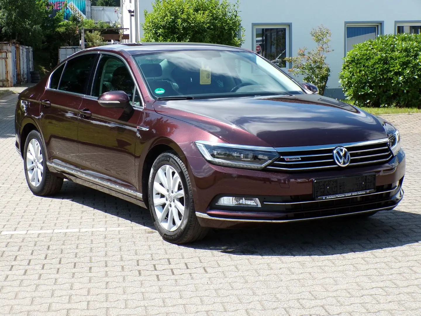 Volkswagen Passat Lim. Highline 2.0 TDI 4Motion Rouge - 2