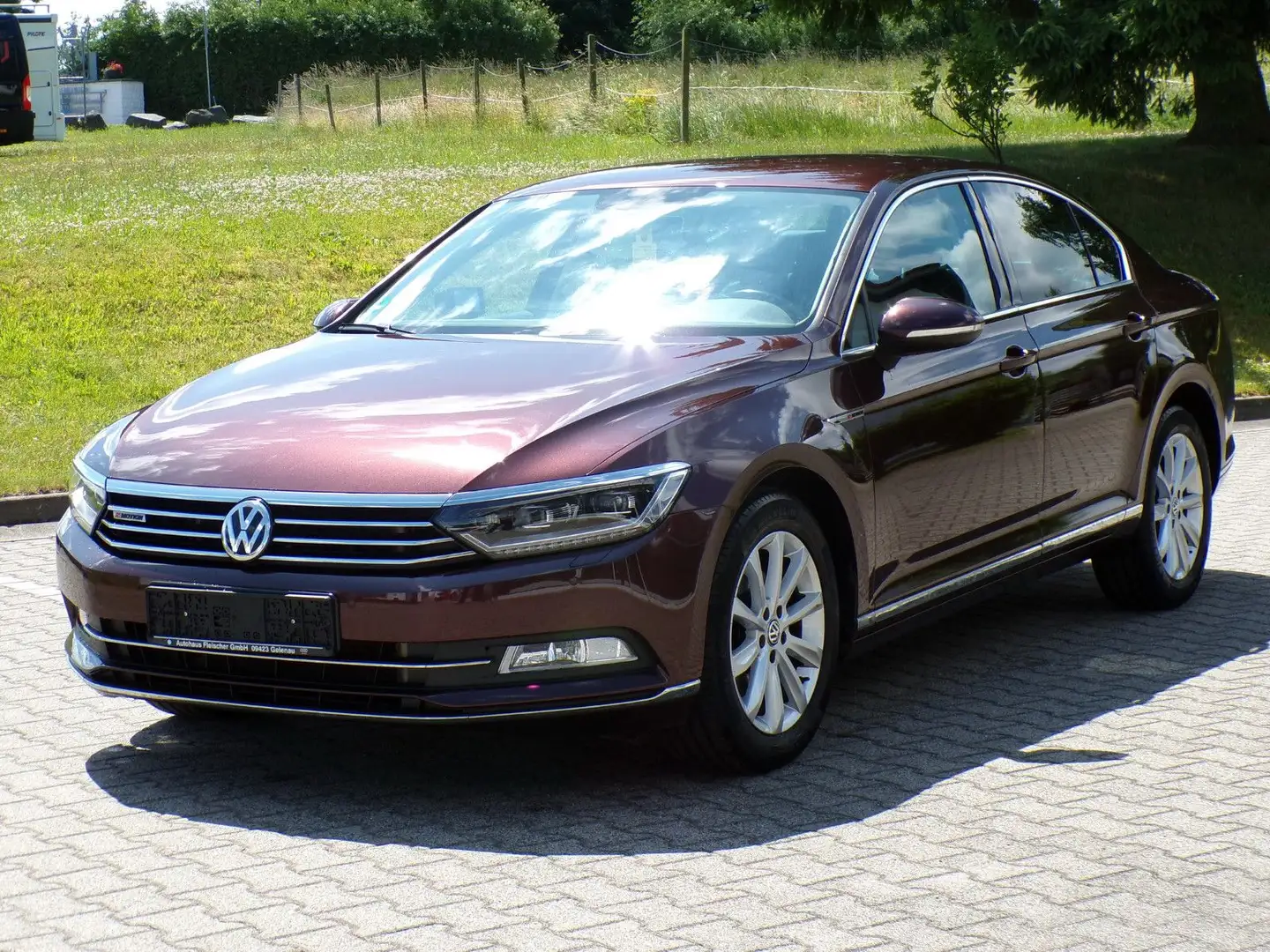 Volkswagen Passat Lim. Highline 2.0 TDI 4Motion Rouge - 1