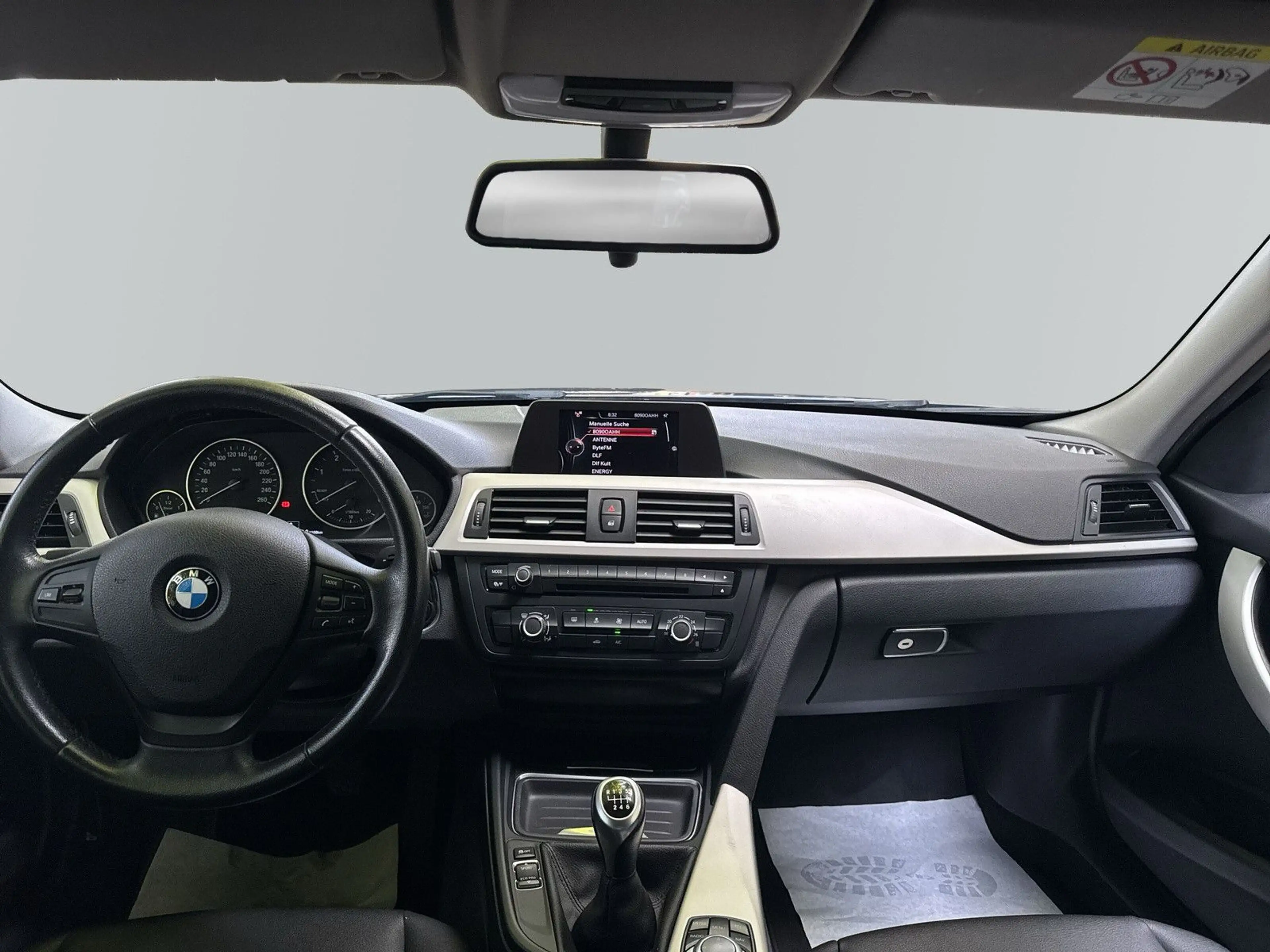 BMW 316 d Touring — photo 8