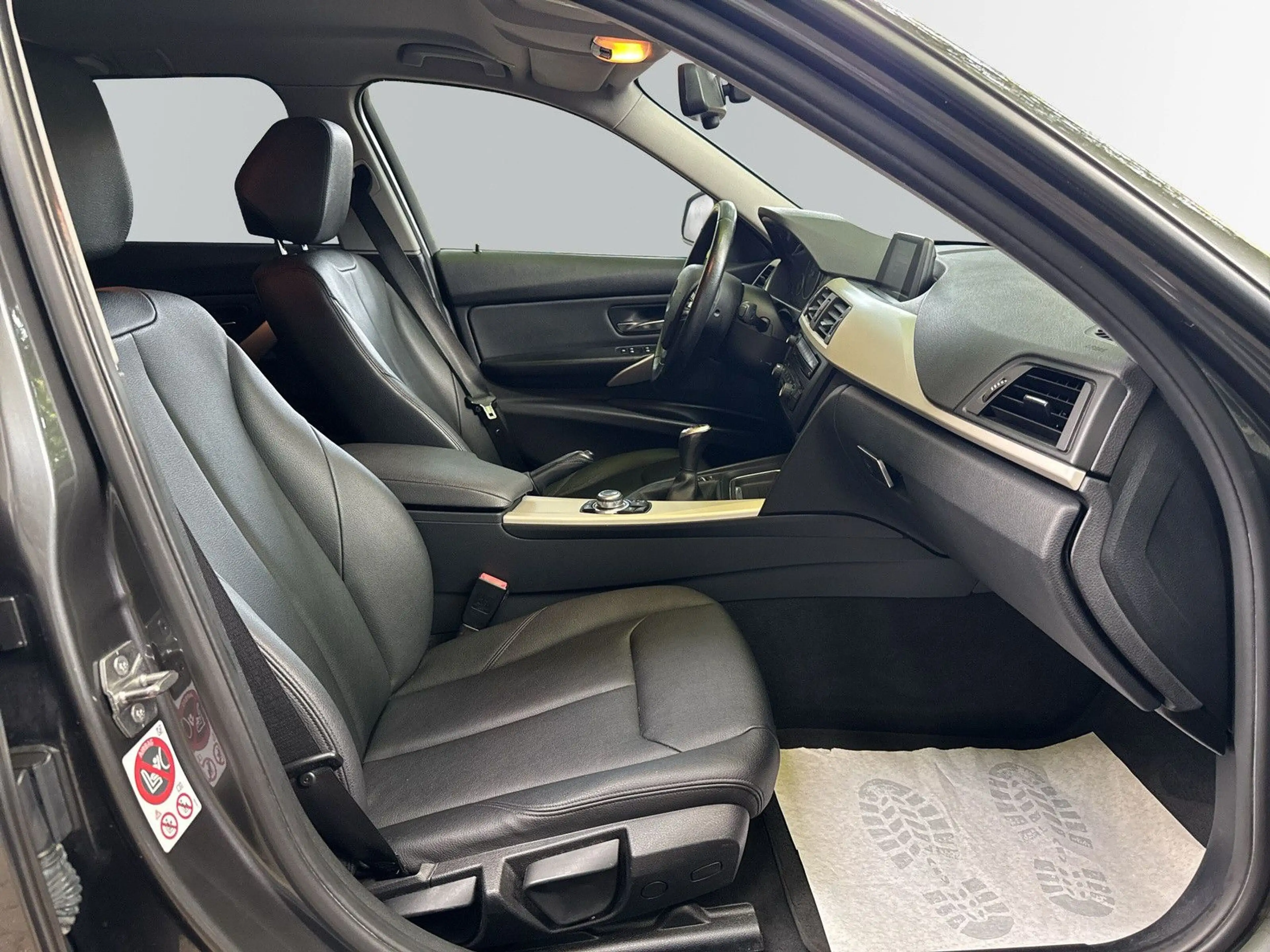 BMW 316 d Touring — photo 9