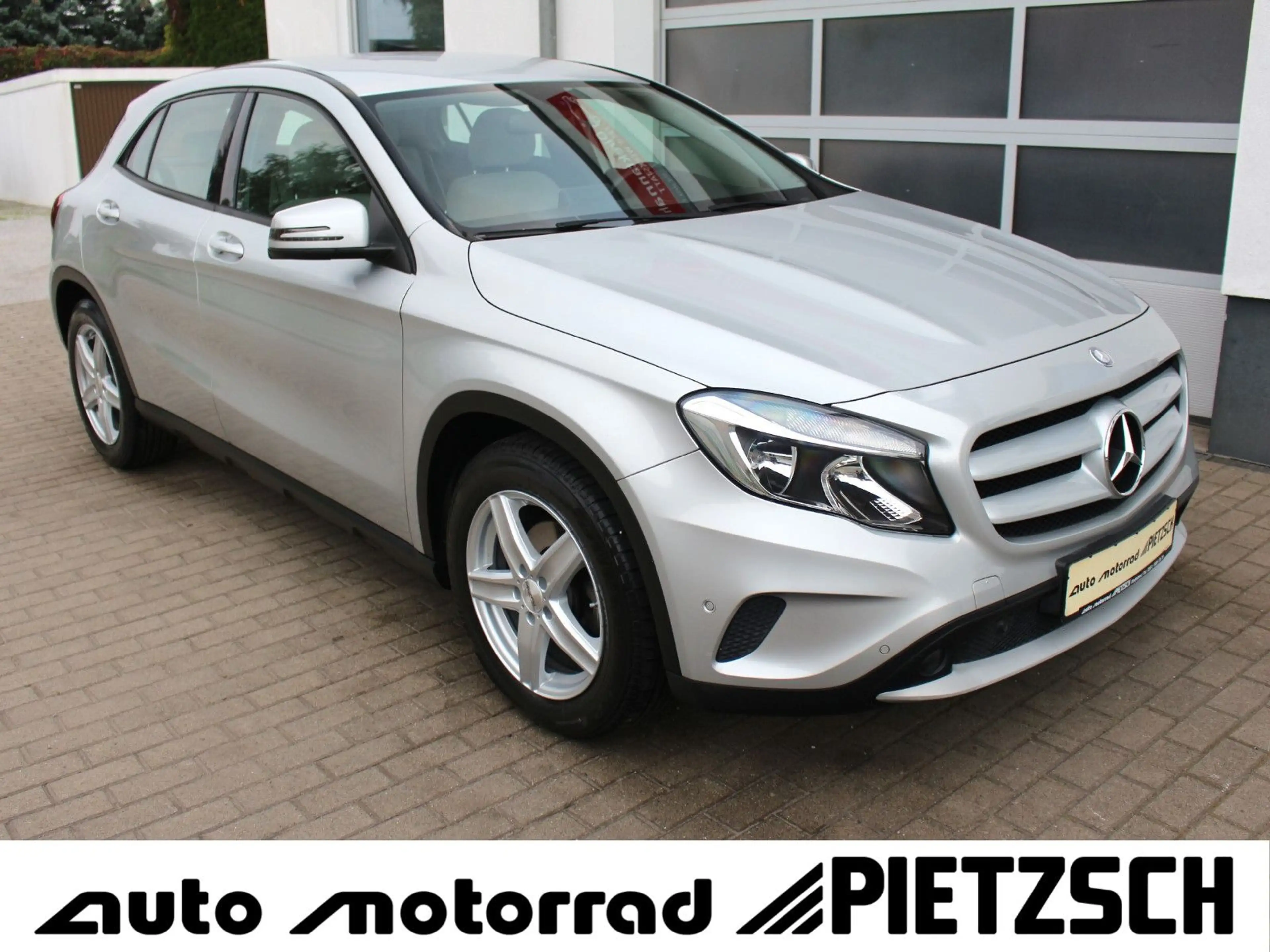 Mercedes-Benz GLA 200 CDI AT 4Matic Navi PDC SHZ Tempomat WR