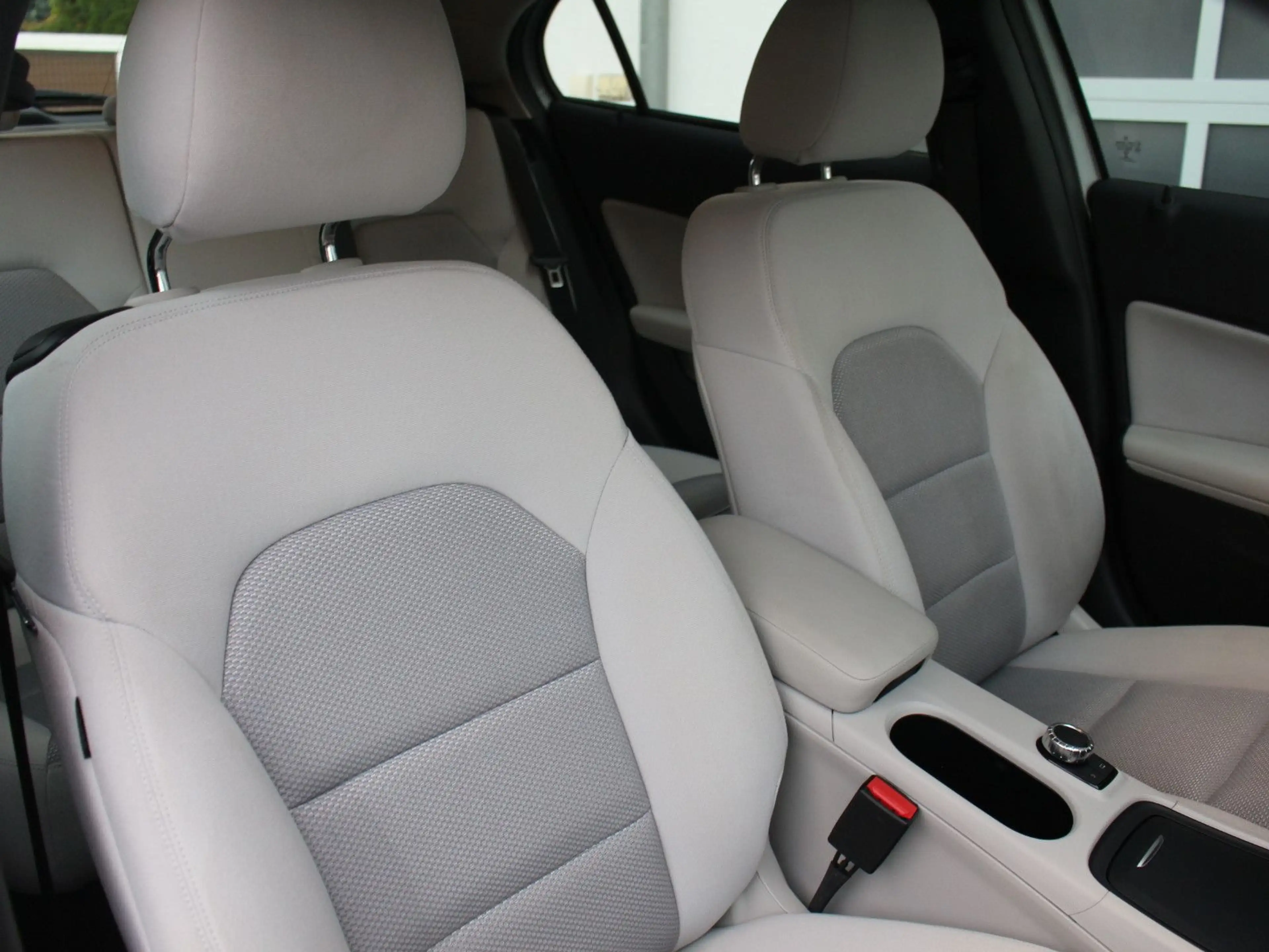 Mercedes-Benz GLA 200 CDI AT 4Matic Navi PDC SHZ Tempomat WR — photo 10