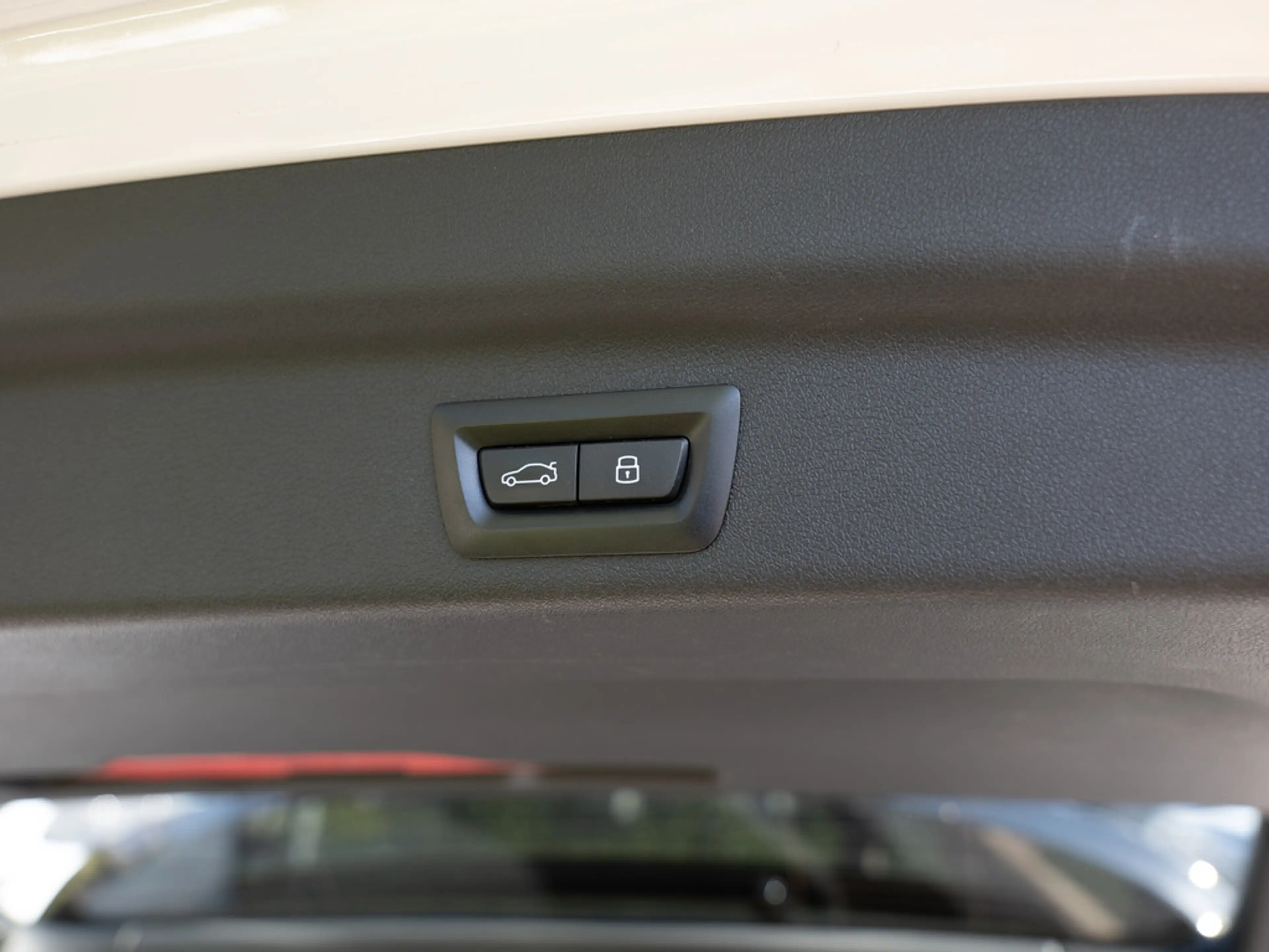 BMW iX1 xDrive30 M-Sport AHK HUD 360° LED NAVI — photo 12
