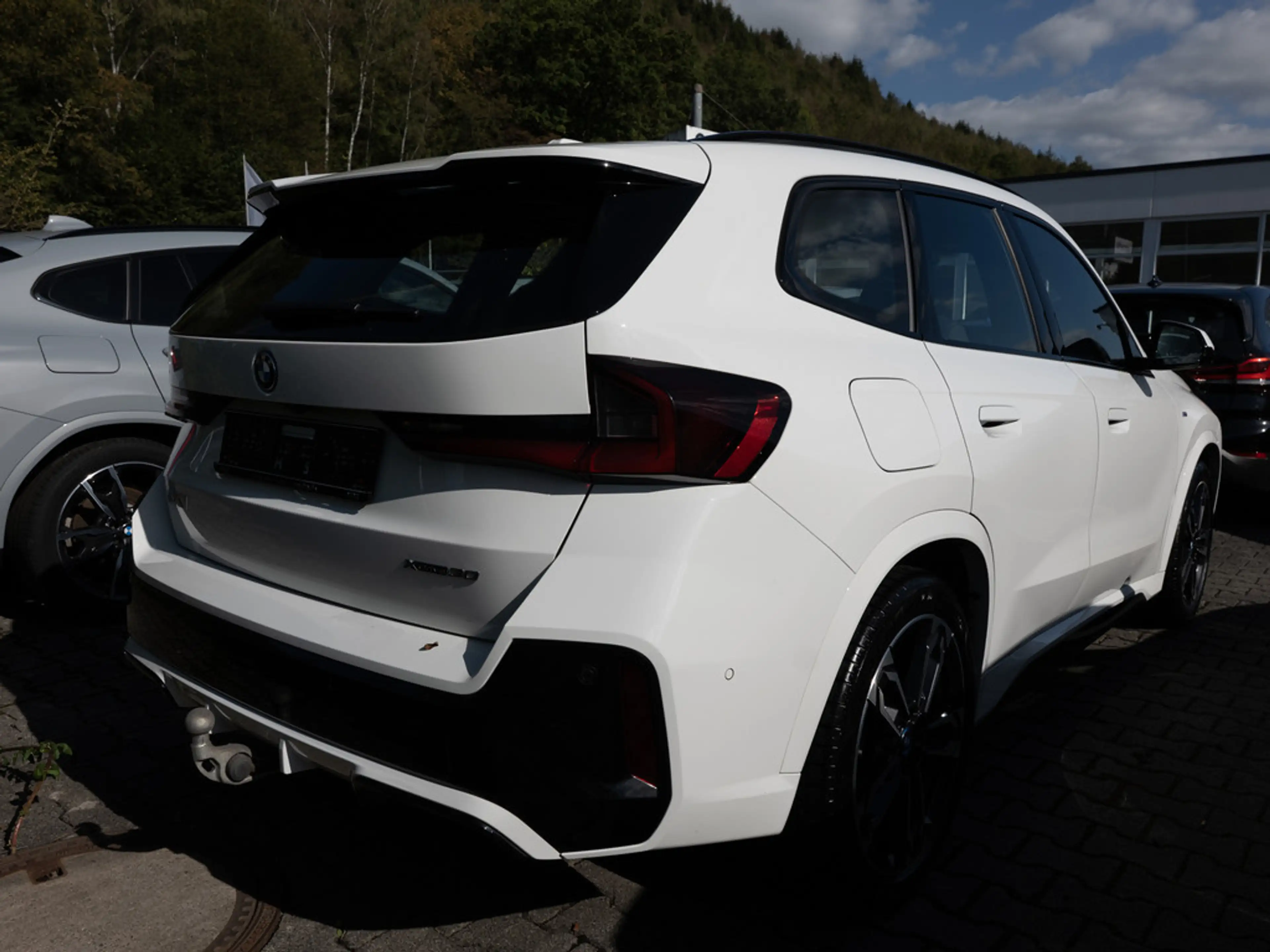 BMW iX1 xDrive30 M-Sport AHK HUD 360° LED NAVI — photo 5