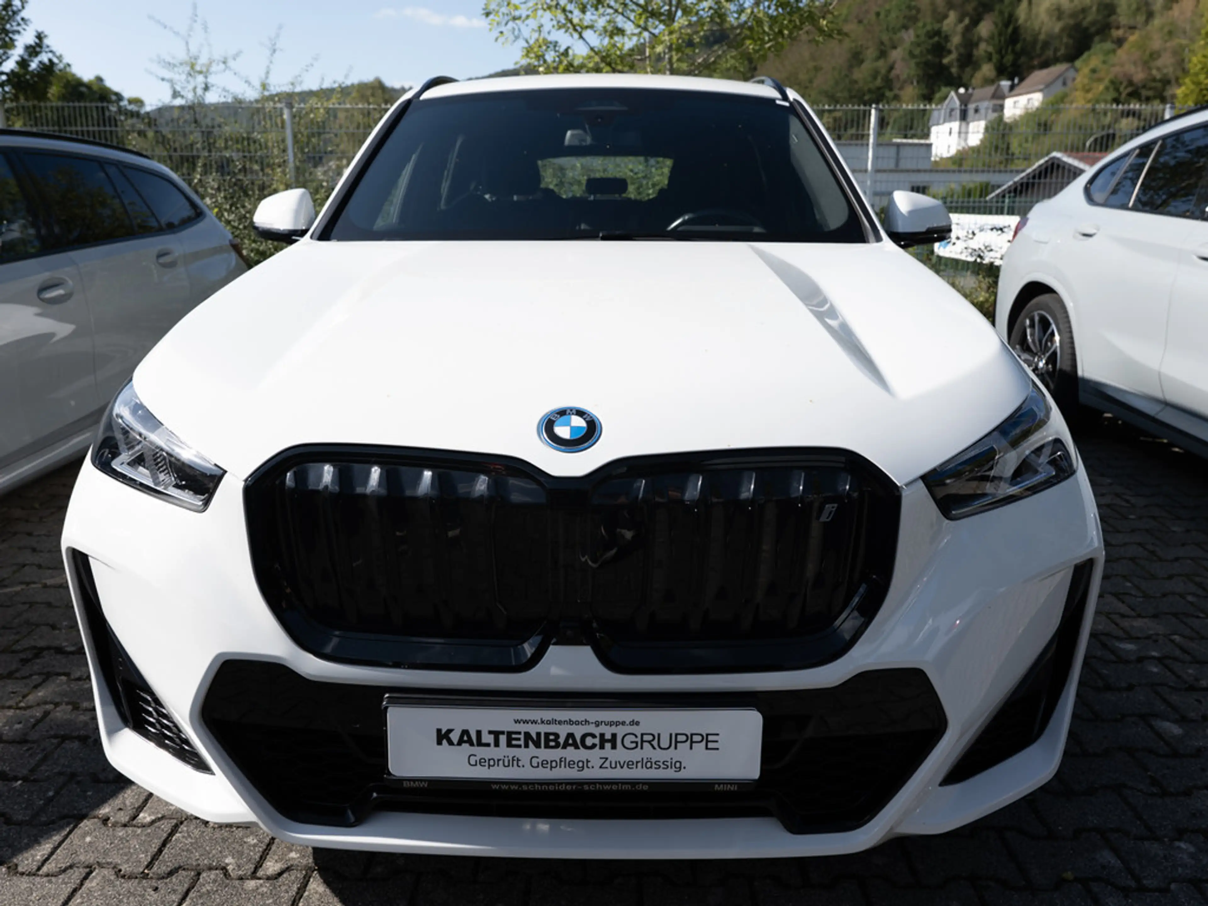 BMW iX1 xDrive30 M-Sport AHK HUD 360° LED NAVI — photo 3