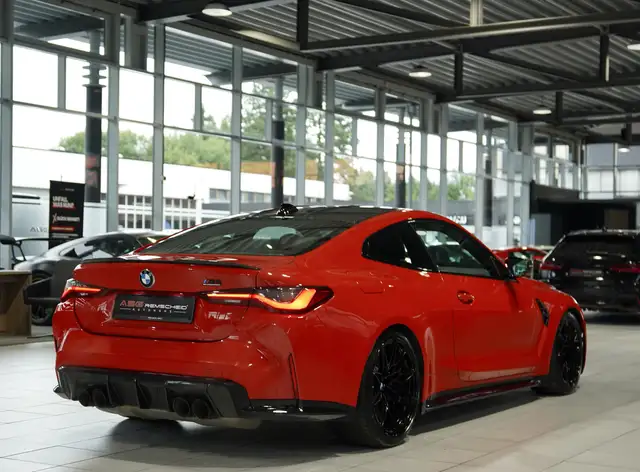 BMW M4 view 7