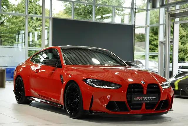 BMW M4 view 5