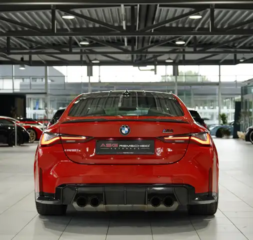 BMW M4 view 8