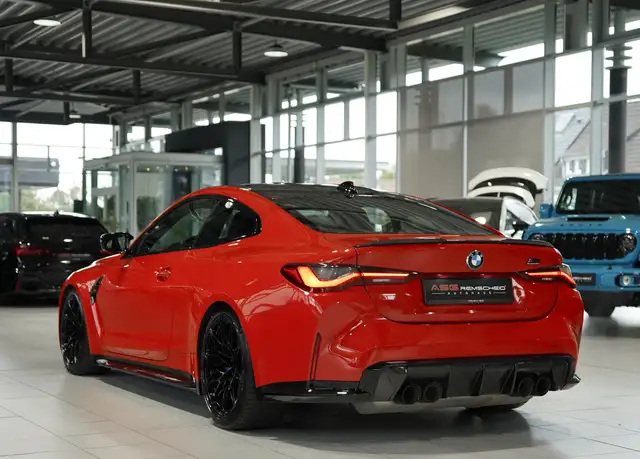 BMW M4 view 9