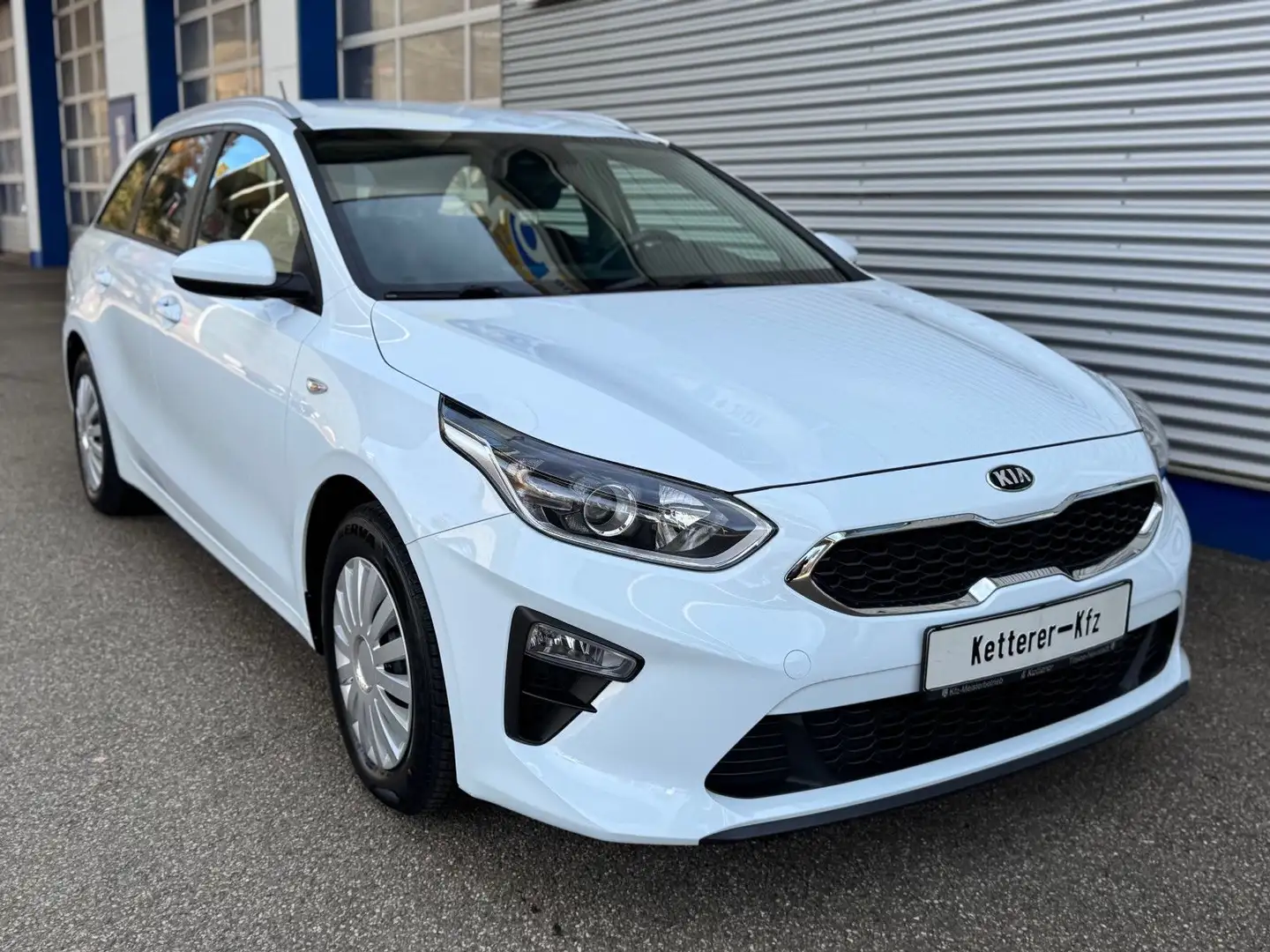 Kia Ceed SW / cee'd SW 1.6 CRDi Edition 7 Sportswagon Weiß - 1