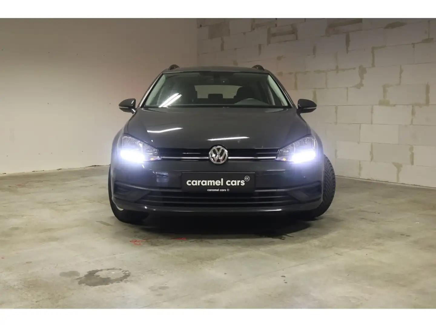 Volkswagen Golf 1.0 TSI TRENDLINE BREAK *BTW AFTREKBAAR*PARKEERSEN Grijs - 2